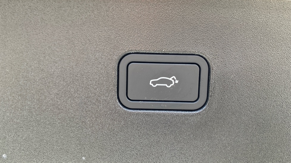 Volvo EX30 315kW Twin Motor Performance Ultra 69kWh 5dr Auto Electric Estate - Image 40