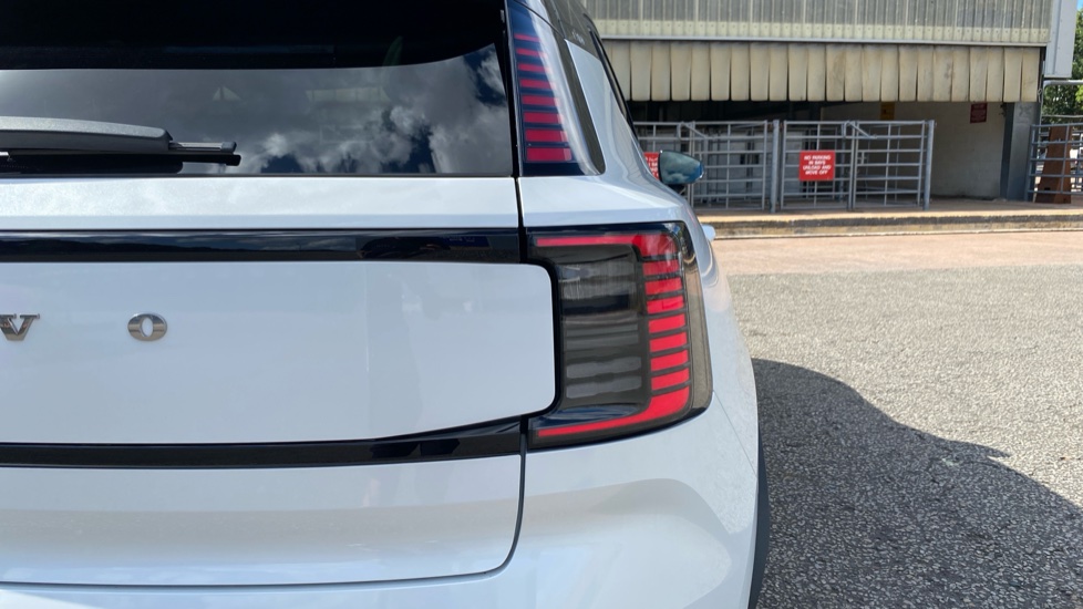 Volvo EX30 315kW Twin Motor Performance Ultra 69kWh 5dr Auto Electric Estate - Image 41