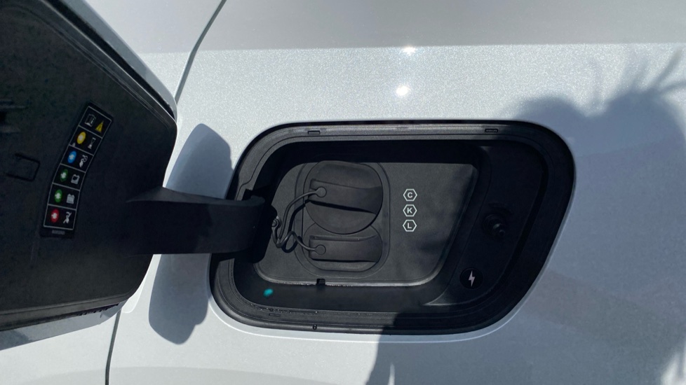 Volvo EX30 315kW Twin Motor Performance Ultra 69kWh 5dr Auto Electric Estate - Image 42