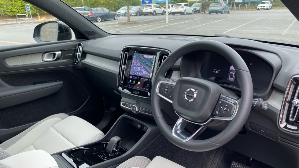 Volvo EX40 300kW Twin Motor Ultra 82kWh 5dr AWD Auto Electric Estate - Image 5
