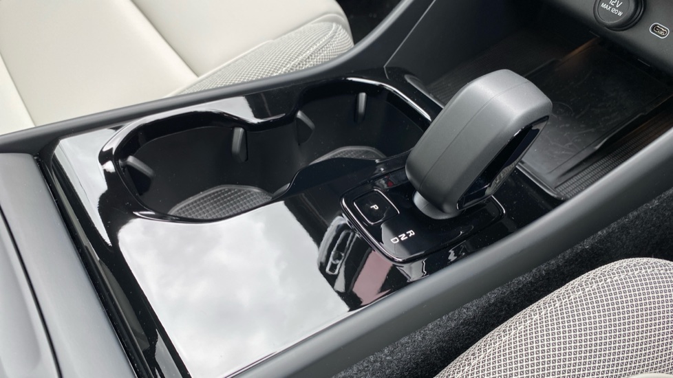 Volvo EX40 300kW Twin Motor Ultra 82kWh 5dr AWD Auto Electric Estate - Image 30