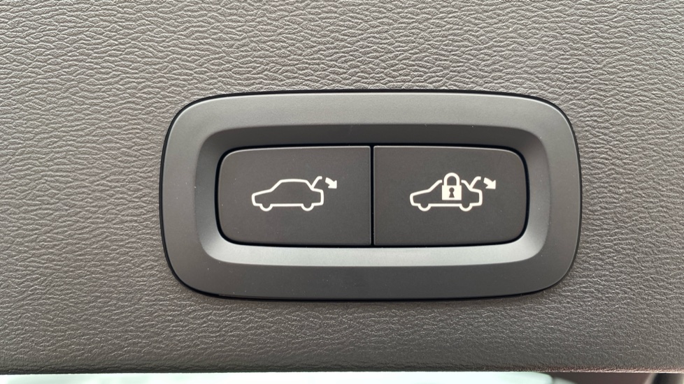 Volvo EX40 300kW Twin Motor Ultra 82kWh 5dr AWD Auto Electric Estate - Image 47