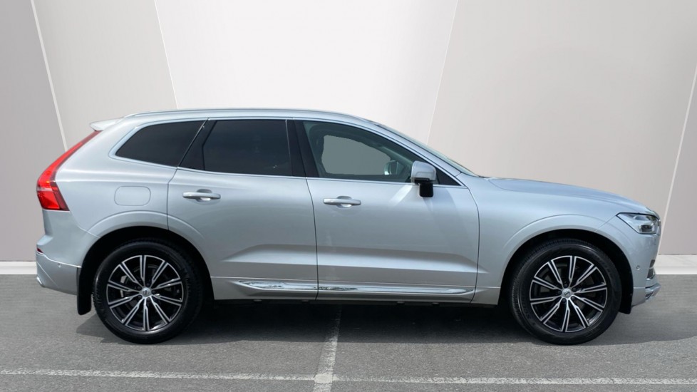 Volvo XC60 2.0 D4 Inscription 5dr Geartronic Diesel Estate - Image 3