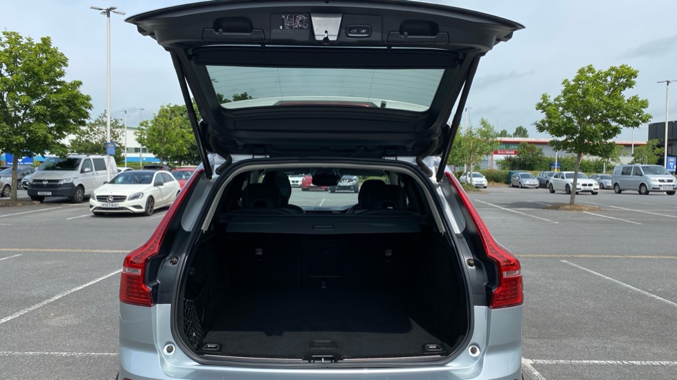 Volvo XC60 2.0 D4 Inscription 5dr Geartronic Diesel Estate - Image 13