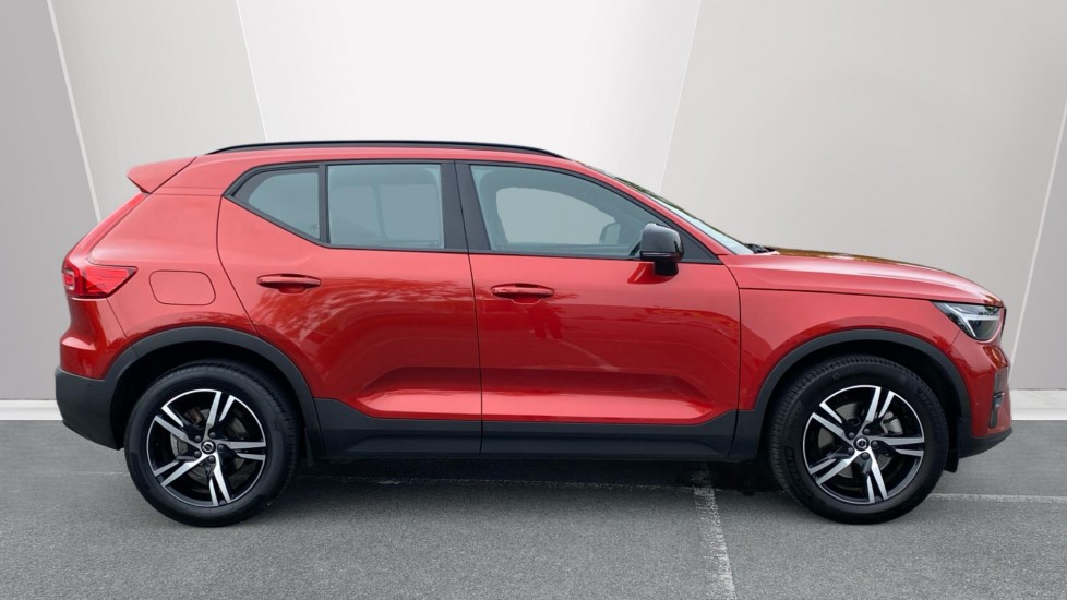 Volvo XC40 2.0 B4P Plus Dark 5dr Auto Petrol Estate - Image 3