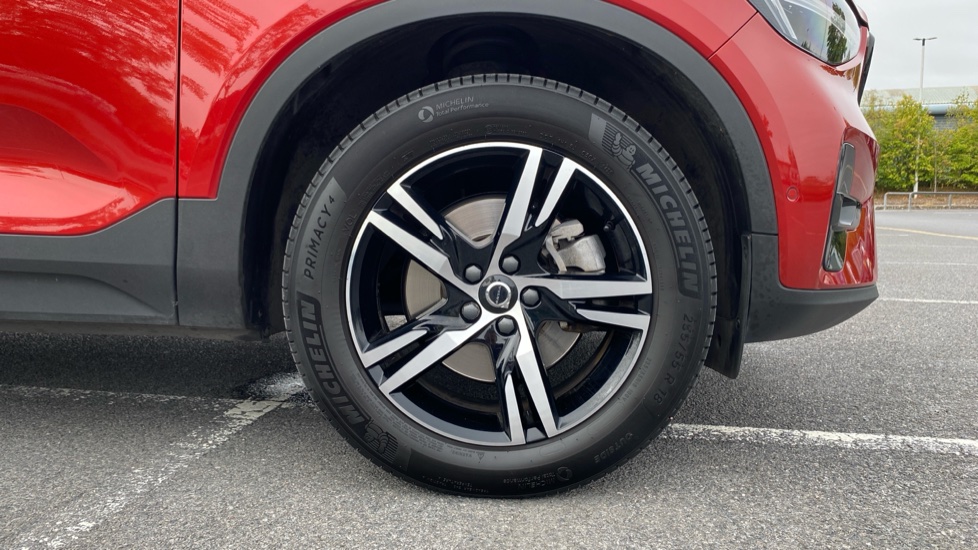 Volvo XC40 2.0 B4P Plus Dark 5dr Auto Petrol Estate - Image 10