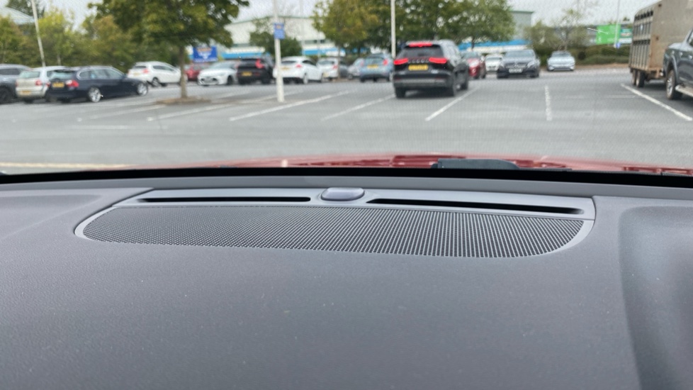 Volvo XC40 2.0 B4P Plus Dark 5dr Auto Petrol Estate - Image 28