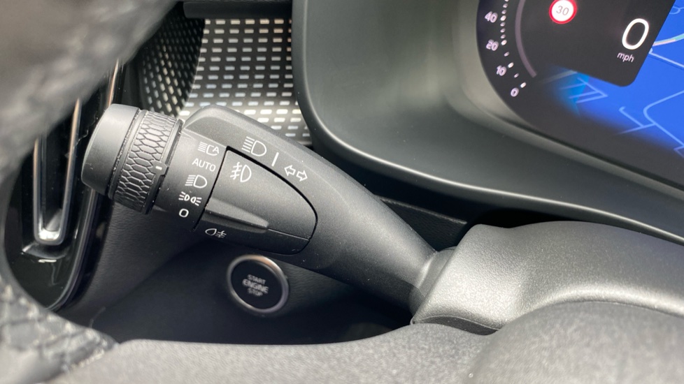 Volvo XC40 2.0 B4P Plus Dark 5dr Auto Petrol Estate - Image 33
