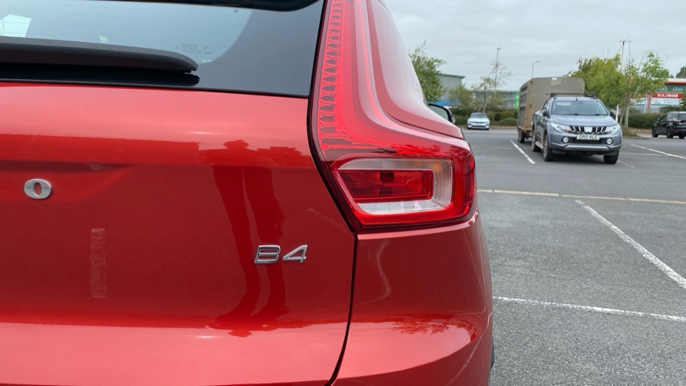 Volvo XC40 2.0 B4P Plus Dark 5dr Auto Petrol Estate - Image 44
