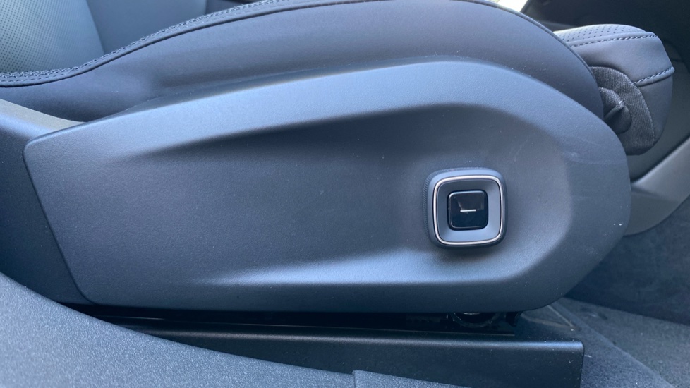 Volvo ES90 245kW SM Extended Range Plus 92kWh 5dr Auto Electric Hatchback - Image 38