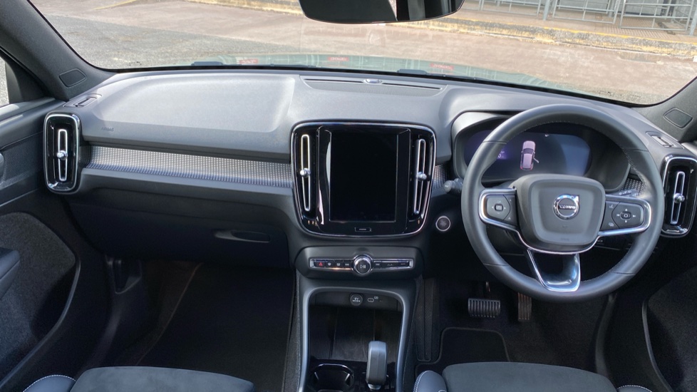 Volvo XC40 2.0 B3P Plus Dark 5dr Auto Petrol Estate - Image 5