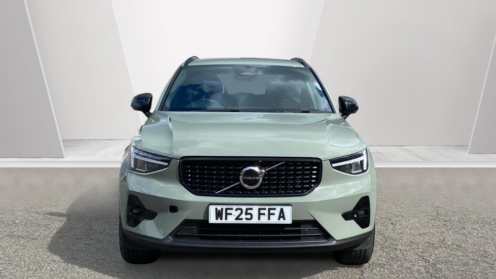 Volvo XC40 2.0 B3P Plus Dark 5dr Auto Petrol Estate - Image 8