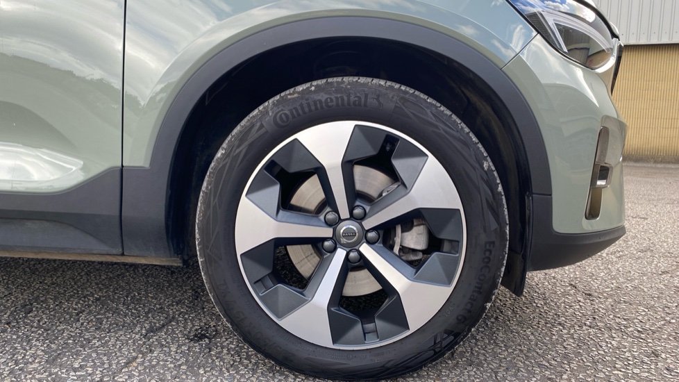 Volvo XC40 2.0 B3P Plus Dark 5dr Auto Petrol Estate - Image 9