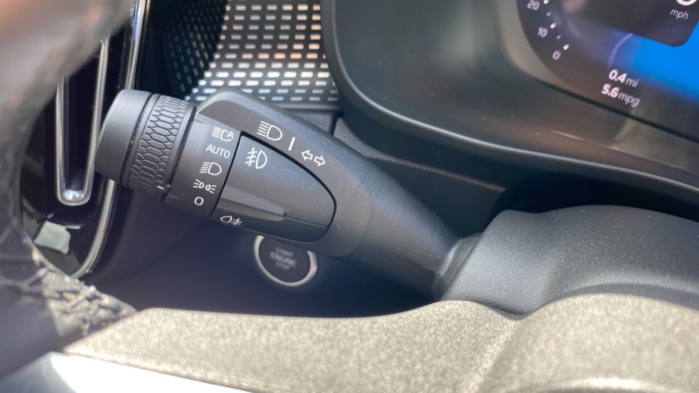 Volvo XC40 2.0 B3P Plus Dark 5dr Auto Petrol Estate - Image 33