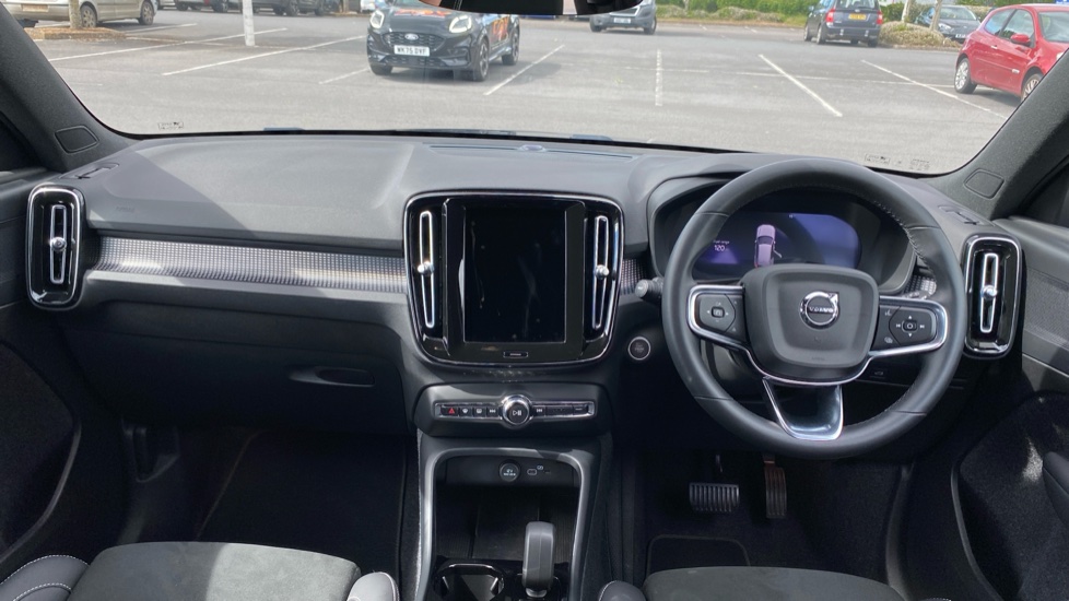 Volvo XC40 2.0 B3P Plus Dark 5dr Auto Petrol Estate - Image 5