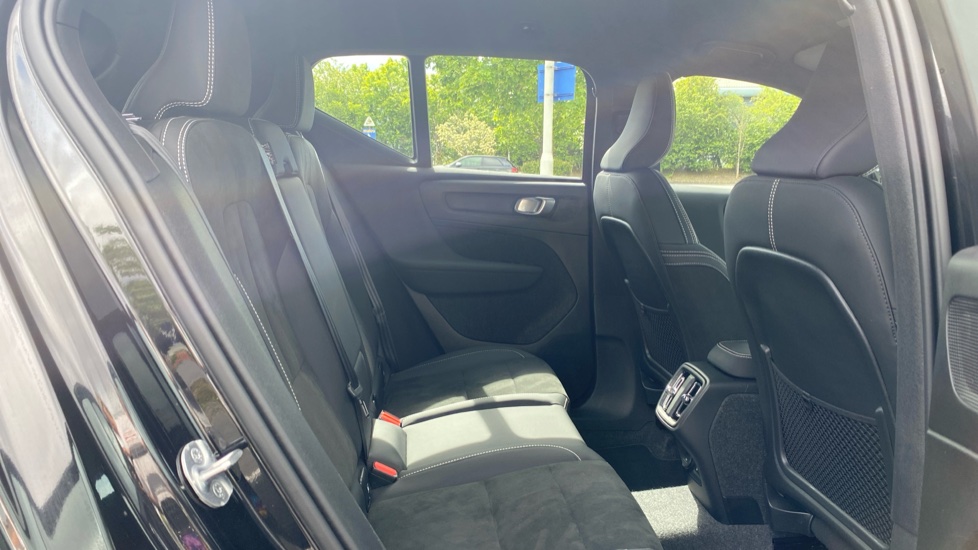 Volvo XC40 2.0 B3P Plus Dark 5dr Auto Petrol Estate - Image 6