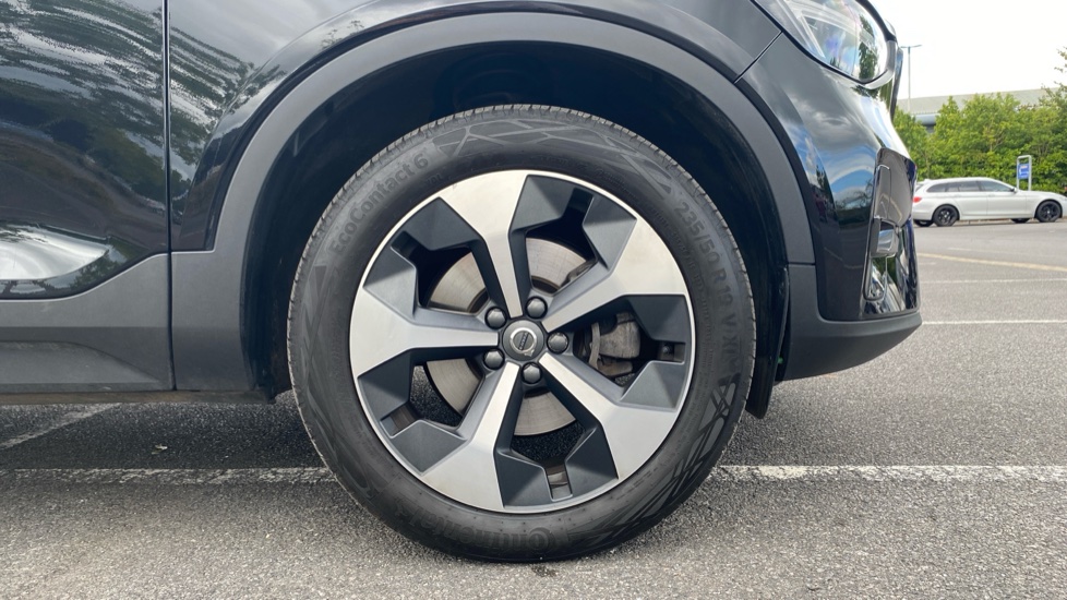Volvo XC40 2.0 B3P Plus Dark 5dr Auto Petrol Estate - Image 9