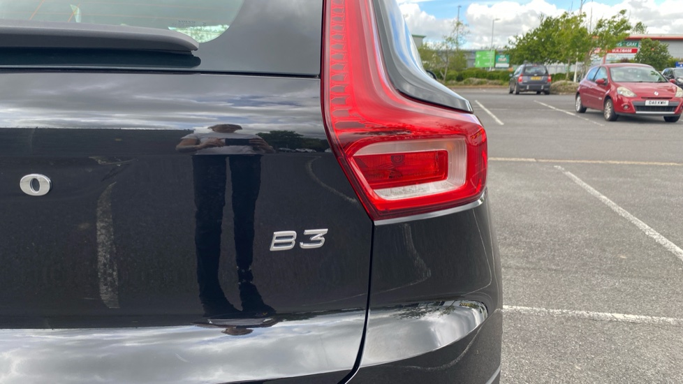 Volvo XC40 2.0 B3P Plus Dark 5dr Auto Petrol Estate - Image 41