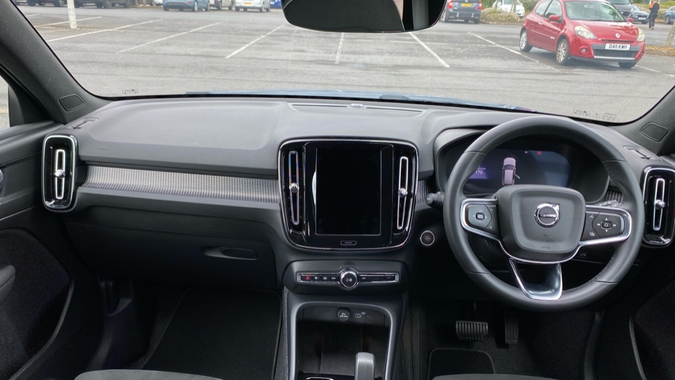 Volvo XC40 2.0 B3P Plus Dark 5dr Auto Petrol Estate - Image 5