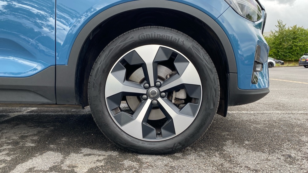 Volvo XC40 2.0 B3P Plus Dark 5dr Auto Petrol Estate - Image 9