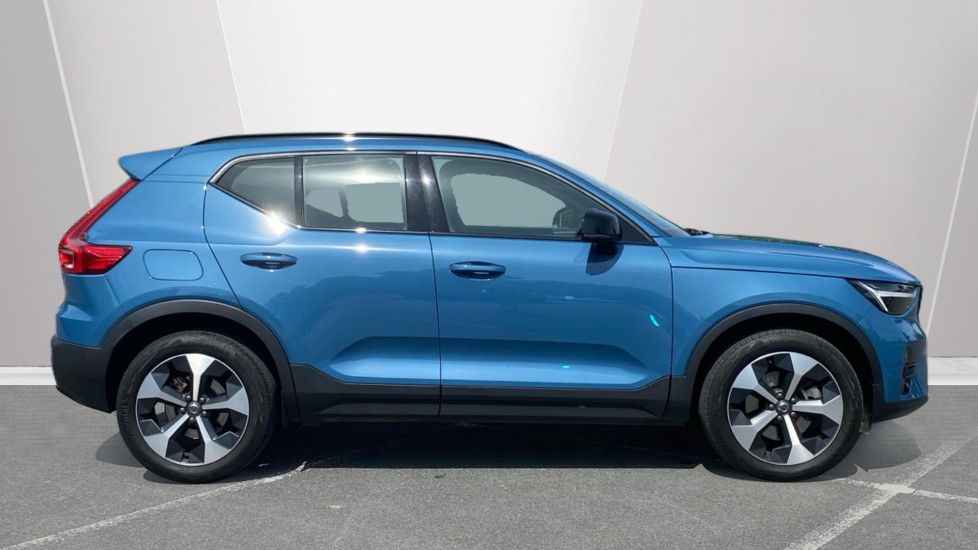 Volvo XC40 2.0 B3P Plus Dark 5dr Auto Petrol Estate - Image 3