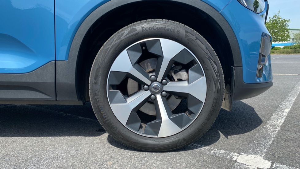 Volvo XC40 2.0 B3P Plus Dark 5dr Auto Petrol Estate - Image 9