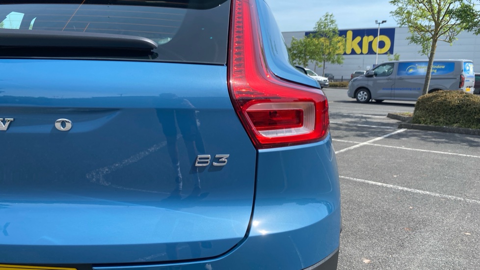 Volvo XC40 2.0 B3P Plus Dark 5dr Auto Petrol Estate - Image 41