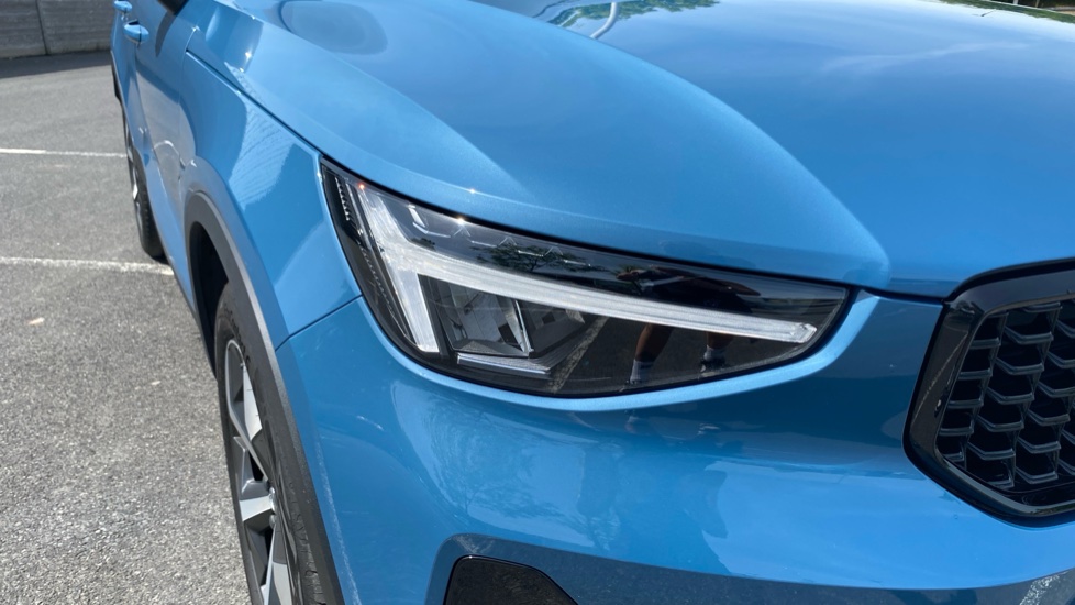 Volvo XC40 2.0 B3P Plus Dark 5dr Auto Petrol Estate - Image 42