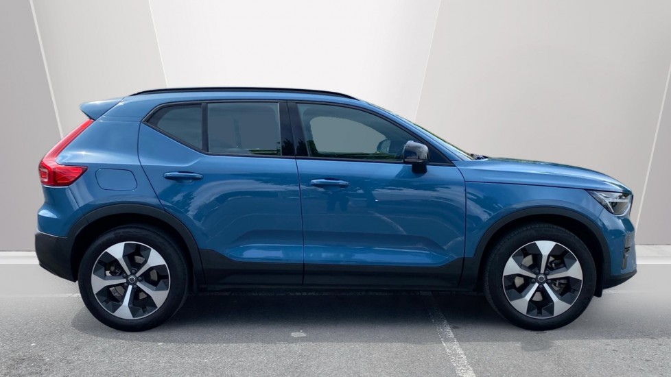 Volvo XC40 2.0 B3P Plus Dark 5dr Auto Petrol Estate - Image 3