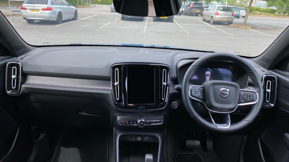 Volvo XC40 2.0 B3P Plus Dark 5dr Auto Petrol Estate - Image 5