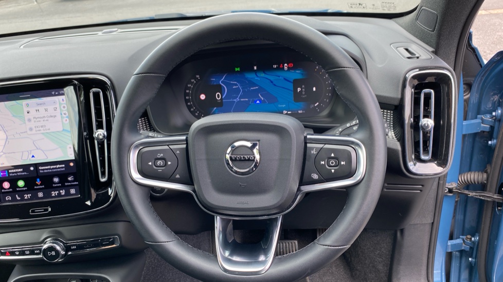 Volvo XC40 2.0 B3P Plus Dark 5dr Auto Petrol Estate - Image 10