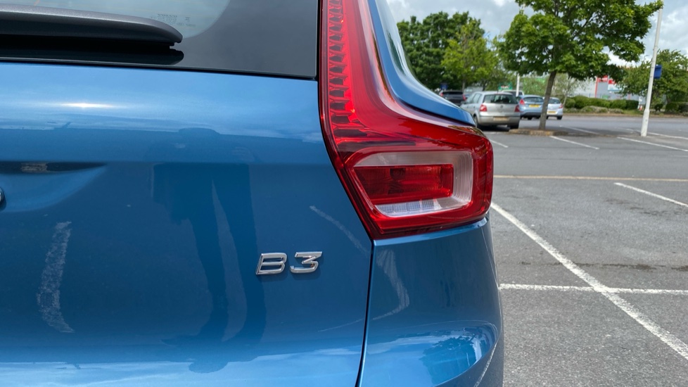Volvo XC40 2.0 B3P Plus Dark 5dr Auto Petrol Estate - Image 41