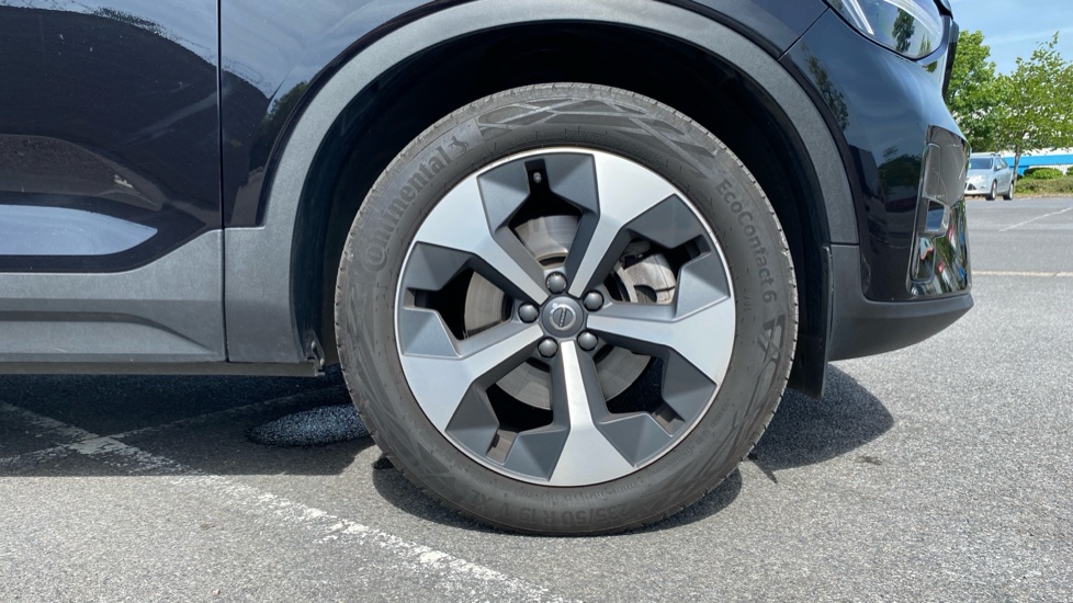Volvo XC40 2.0 B3P Plus Dark 5dr Auto Petrol Estate - Image 9