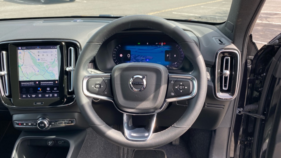 Volvo XC40 2.0 B3P Plus Dark 5dr Auto Petrol Estate - Image 10