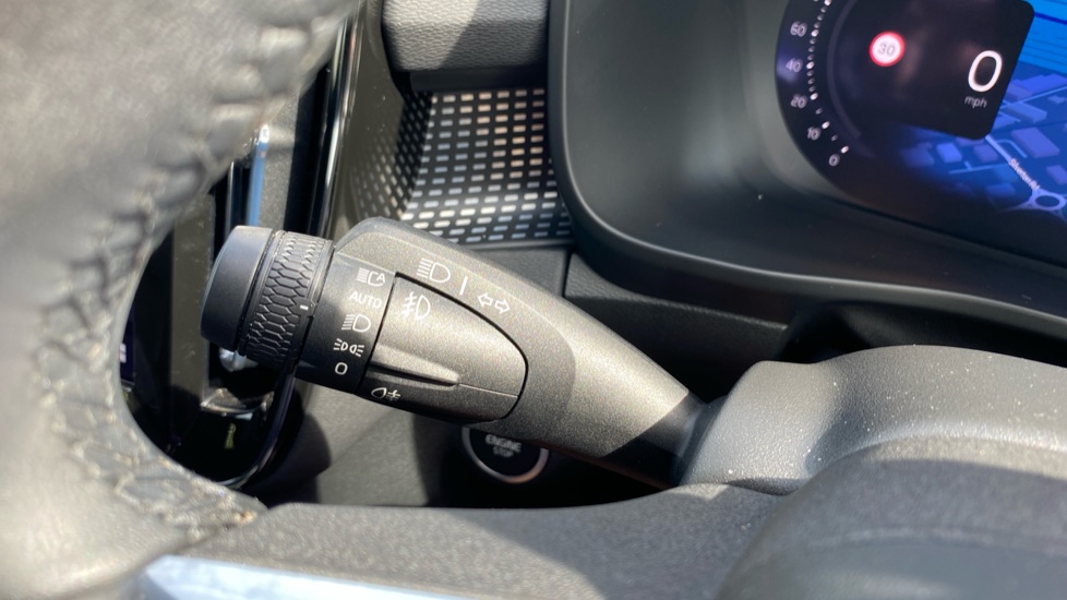 Volvo XC40 2.0 B3P Plus Dark 5dr Auto Petrol Estate - Image 31