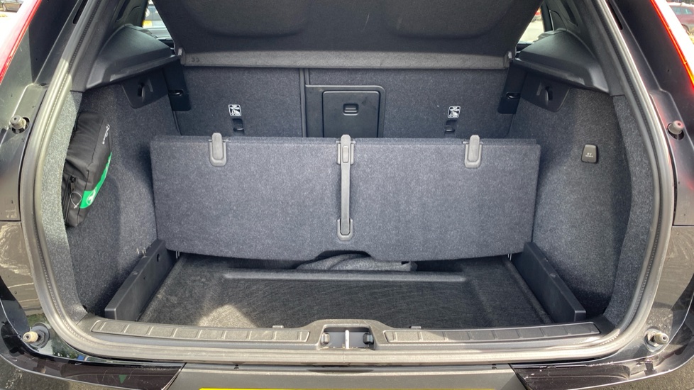 Volvo XC40 2.0 B3P Plus Dark 5dr Auto Petrol Estate - Image 38