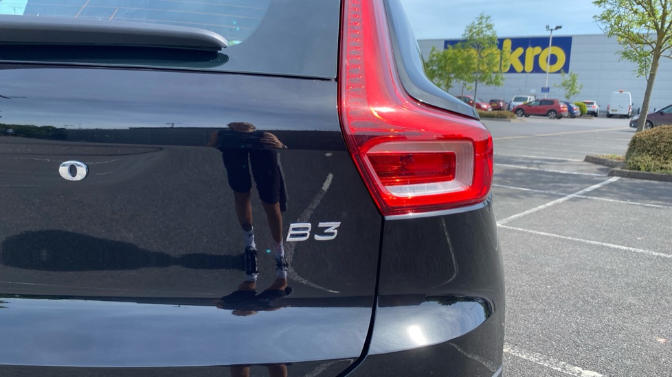 Volvo XC40 2.0 B3P Plus Dark 5dr Auto Petrol Estate - Image 41