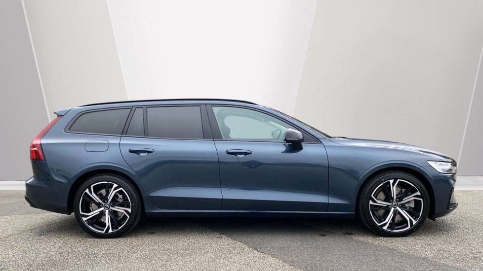 Volvo V60 2.0 T8 [455] PHEV Ultra Dark 5dr AWD Auto [NI] Estate - Image 3