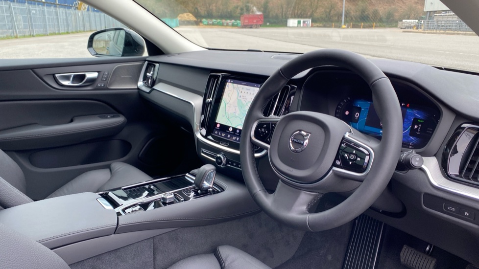 Volvo V60 2.0 T8 [455] PHEV Ultra Dark 5dr AWD Auto [NI] Estate - Image 5