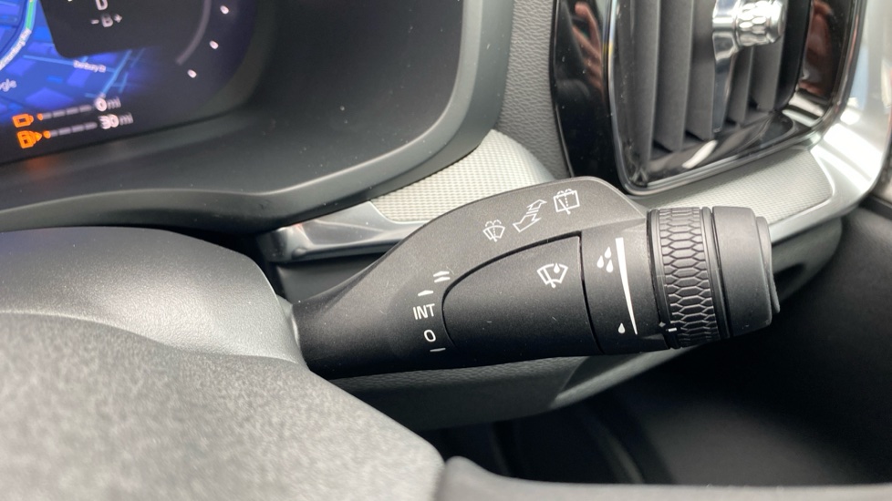 Volvo V60 2.0 T8 [455] PHEV Ultra Dark 5dr AWD Auto [NI] Estate - Image 33