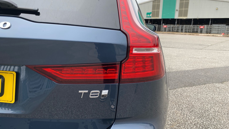 Volvo V60 2.0 T8 [455] PHEV Ultra Dark 5dr AWD Auto [NI] Estate - Image 46