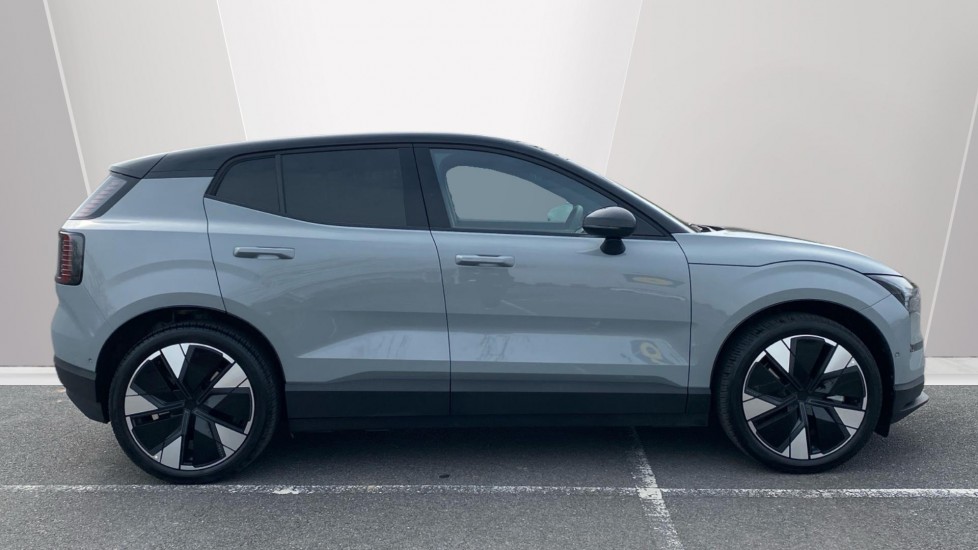 Volvo EX30 315kW Twin Motor Performance Ultra 69kWh 5dr Auto Electric Estate - Image 3