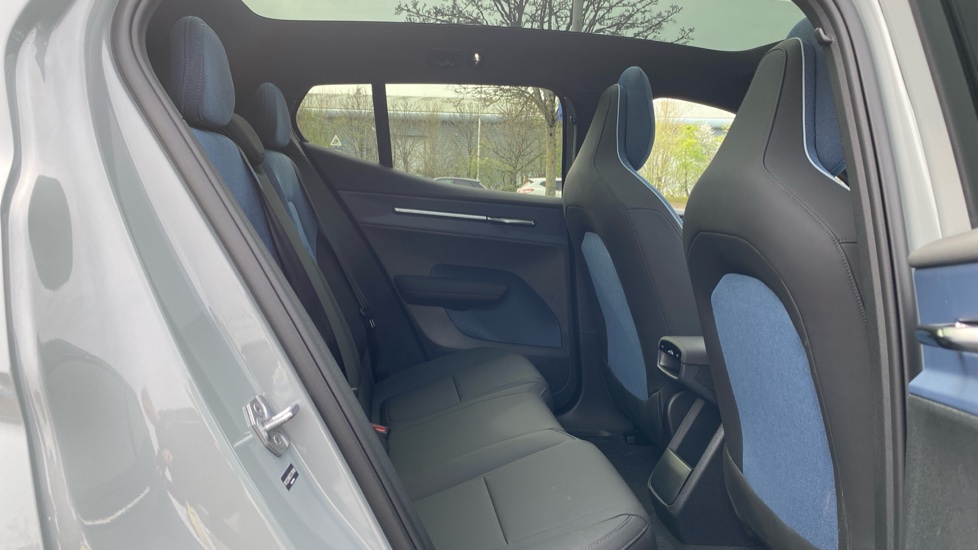 Volvo EX30 315kW Twin Motor Performance Ultra 69kWh 5dr Auto Electric Estate - Image 7