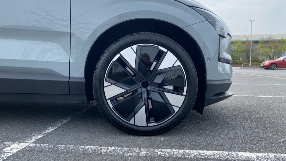 Volvo EX30 315kW Twin Motor Performance Ultra 69kWh 5dr Auto Electric Estate - Image 10
