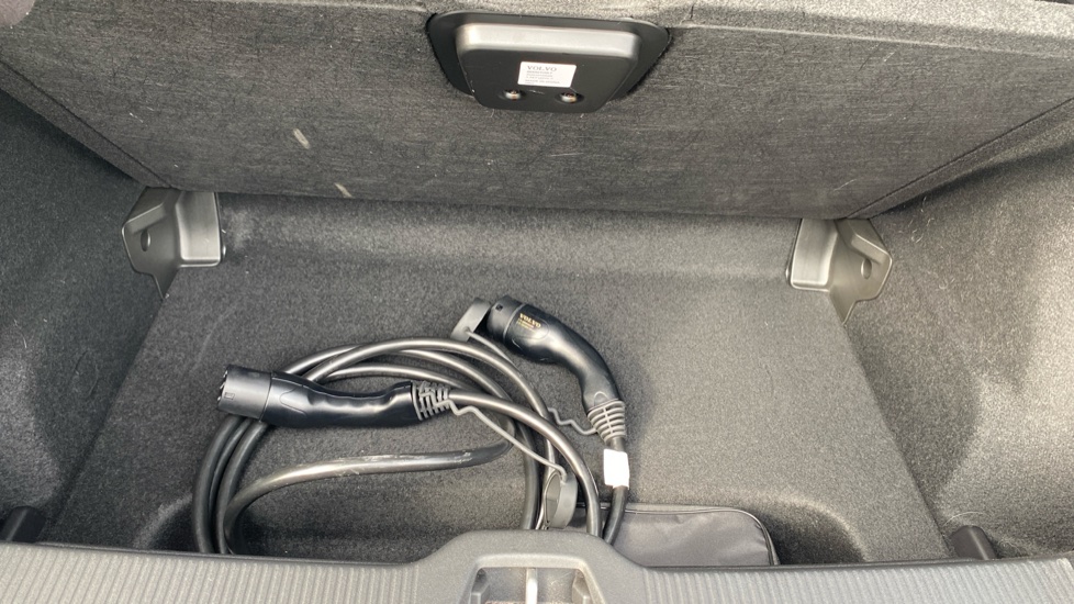 Volvo EX30 315kW Twin Motor Performance Ultra 69kWh 5dr Auto Electric Estate - Image 40
