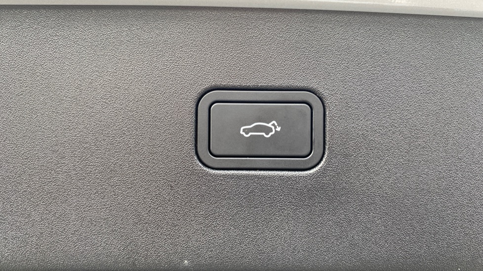 Volvo EX30 315kW Twin Motor Performance Ultra 69kWh 5dr Auto Electric Estate - Image 41