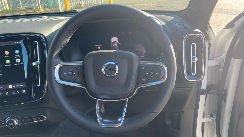 Volvo EX40 325kW TM Perf Ultra Black Edition 82kWh 5dr Auto Electric Estate - Image 11