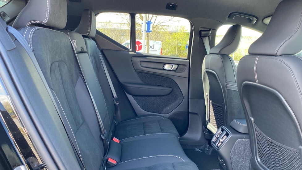 Volvo XC40 2.0 B4P Plus Black Edition 5dr Auto Petrol Estate - Image 7