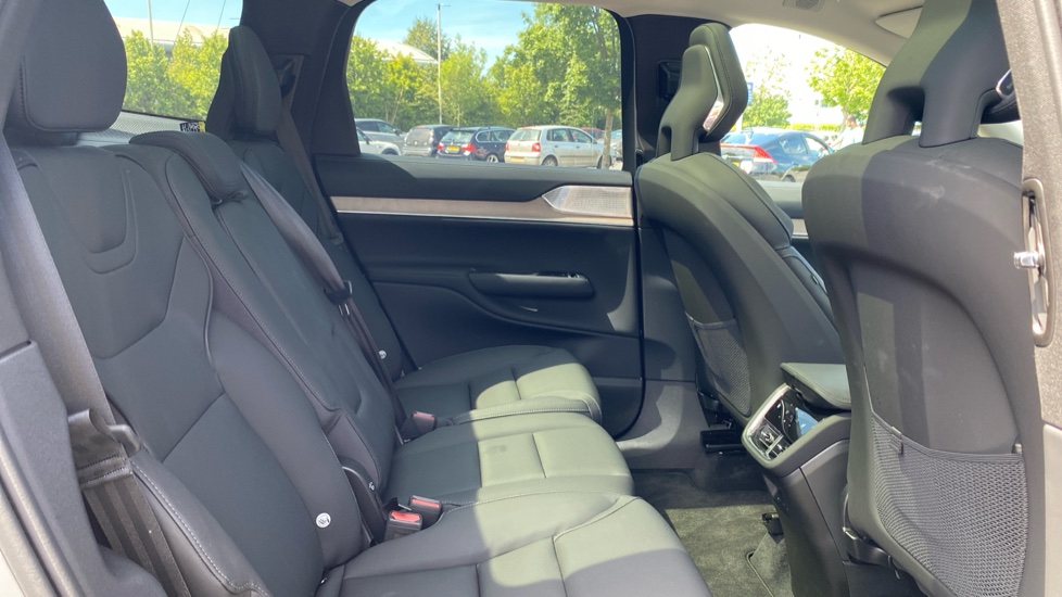 Volvo EX90 300kW Twin Motor Ultra 111kWh 5dr Auto Electric Estate - Image 7