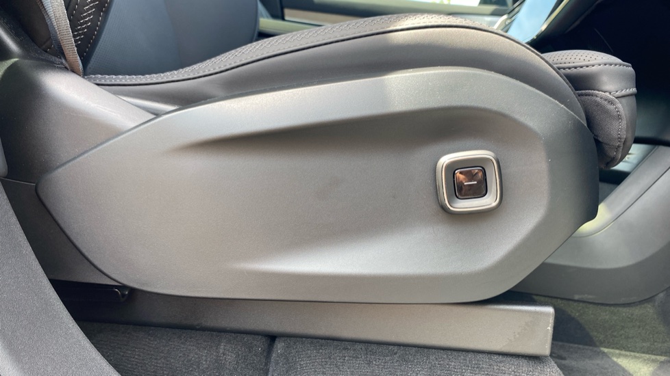 Volvo EX90 300kW Twin Motor Ultra 111kWh 5dr Auto Electric Estate - Image 39